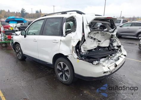 2018 Subaru Forester 2.5I Premium из США, поврежденный, VIN JF2SJAGC2JH470563